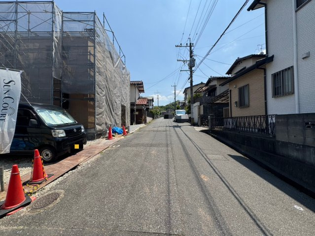 【前面道路含む現地写真】の画像