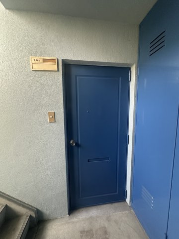 ビラージ十塚の玄関