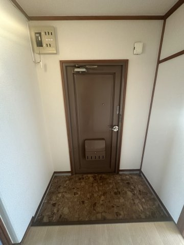 ビラージ十塚の玄関