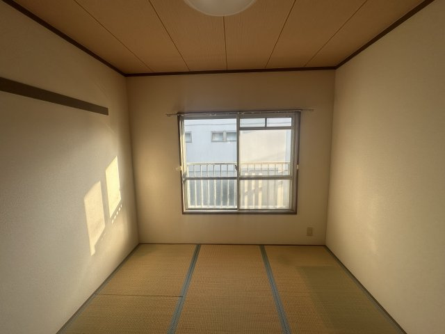ビラージ十塚の和室