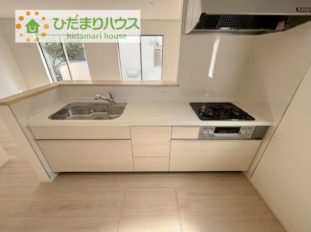 【キッチン】 | つくば市高見原第18　新築戸建 | 3口コンロでお料理する時間も短くなりそうですね(*‘∀‘)