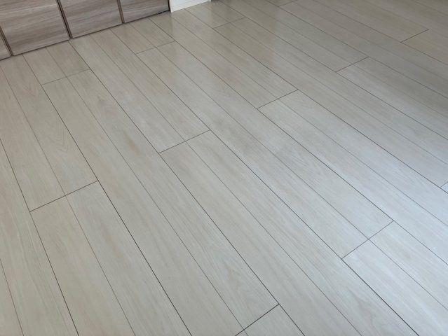 ディアコート五日町の洋室