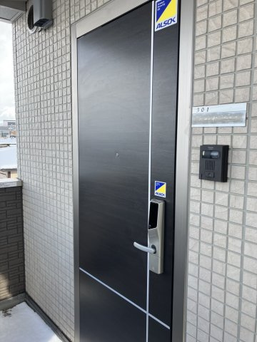 ディアコート五日町の玄関