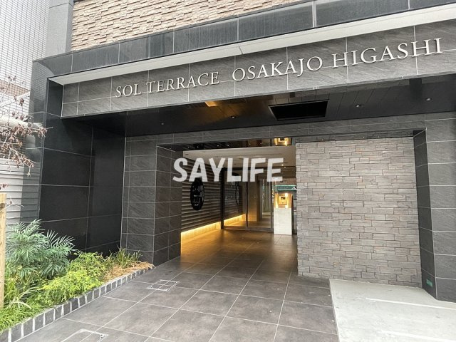 ソルテラス大阪城東のエントランス