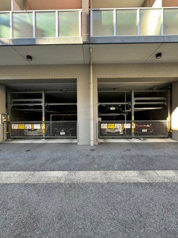 リヴシティ栄弐番館　名古屋市賃貸　仲介手数料無料の駐車場