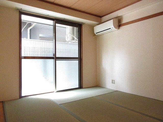 ハイツカメリアの和室|おしゃれな居間です