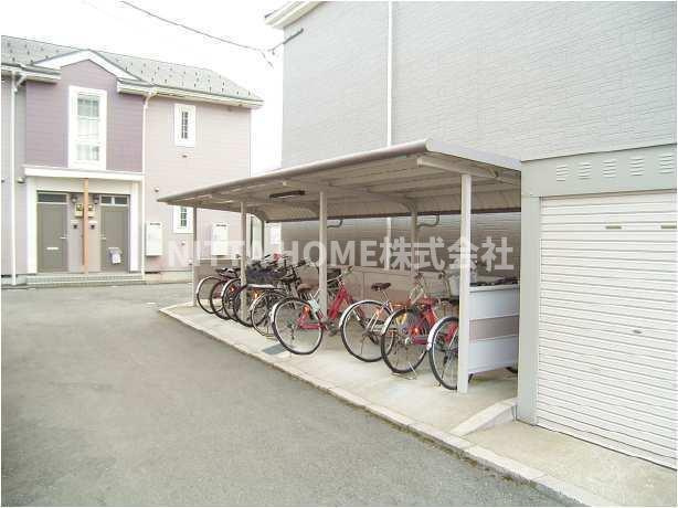 プラースⅡのその他共用部分|屋根付きの駐輪場は無料です＊