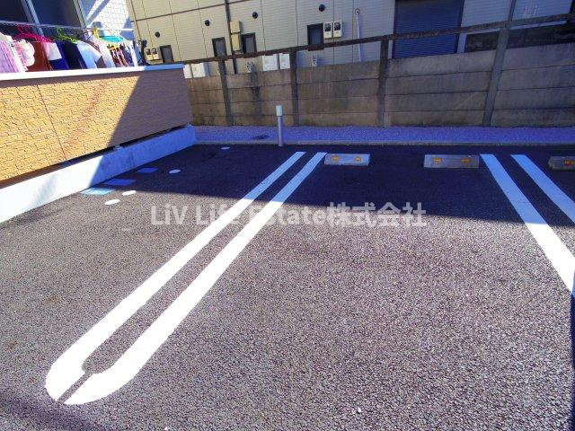 アムール花小金井の駐車場