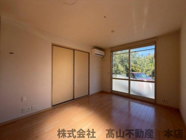 三洋タウン岡垣Cの居間・リビング