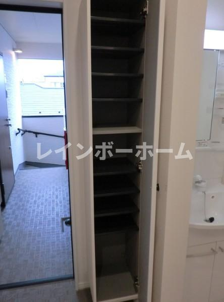 江戸川BASEの玄関
