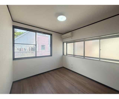 【寝室】 | 新座市道場２丁目戸建 | 落ち着いて過ごせるお部屋なので、寝室にいかがでしょうか