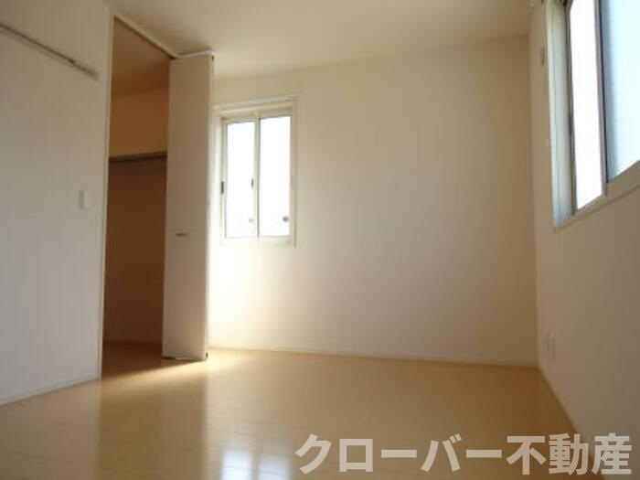 フランボワーズの内装|103 北側洋室(ｳｫｰｸｲﾝｸﾛｰｾﾞｯﾄ付)