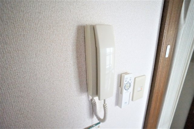 山﨑ビルのセキュリティ|インターホンで急な来客でも安心ですね