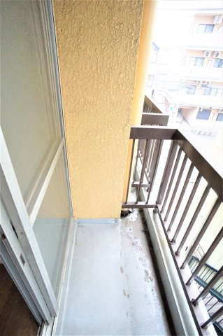山﨑ビルのバルコニー|洗濯物も良く乾きますね