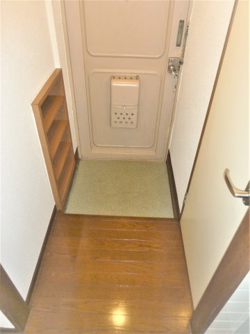 山﨑ビルの玄関|広い玄関はいいですね
