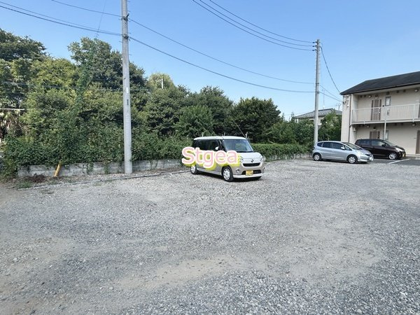 アムール　コンセルトの駐車場