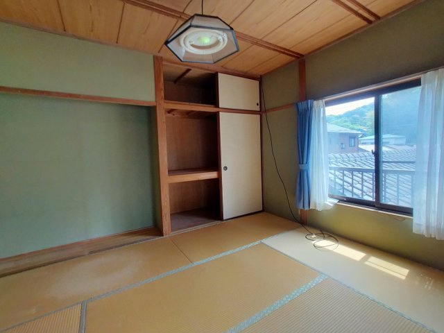 日野町ガレージ付き戸建ての和室