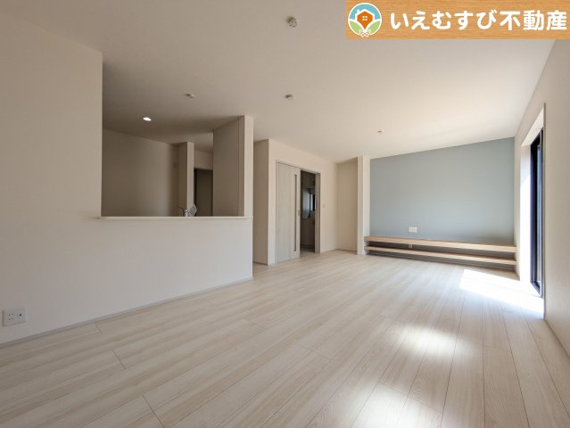 Livele Garden.S　深谷稲荷町北第3の居間・リビング|ご家族みんながゆったりくつろげるリビング
ゆとりの空間でくつろいだり遊んだり、家族の時間が楽しみですね♪