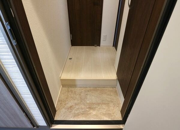 GRANDTIC西野並の玄関
