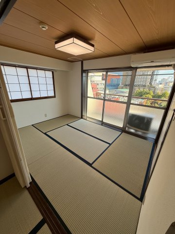春日タウンホームの和室