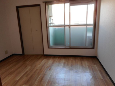 【寝室】 | ロイヤルコート７番館