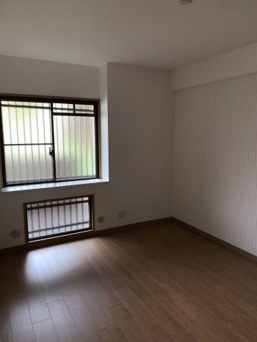 ライオンズマンション朝霧北の洋室