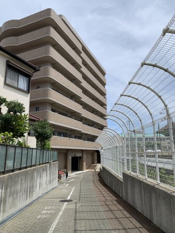 ライオンズマンション朝霧北の外観