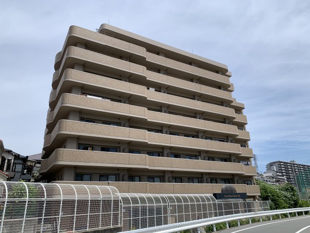 ライオンズマンション朝霧北の外観