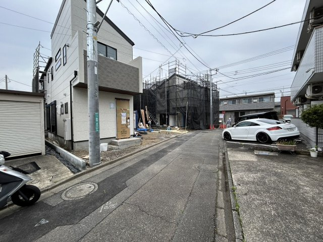 多摩市一ノ宮２期の前面道路含む現地写真
