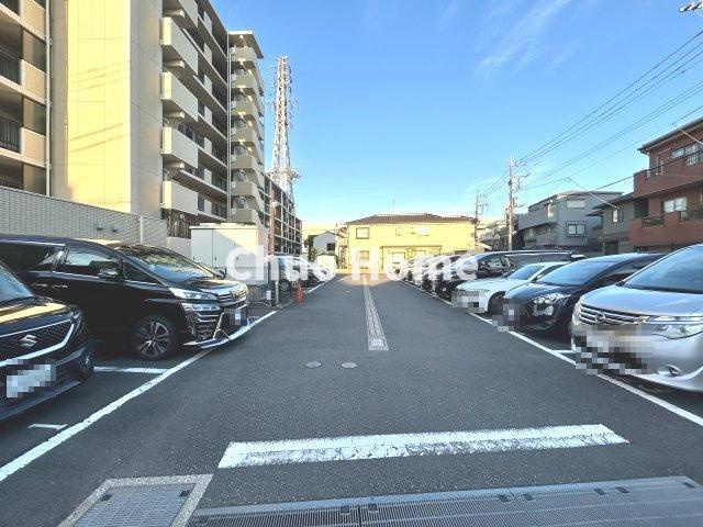 サンクレイドル堀切四季のみちの駐車場|【敷地内駐車場】最新の空き状況や費用などの詳細は担当スタッフまでお問い合わせください。