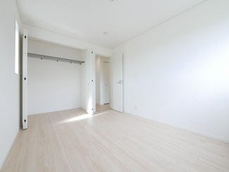 【完成予想図】 | 中央市井之口 新築戸建全2棟 1号棟 常永駅歩7分 車並列2台 | 洋室　同仕様内装写真　近隣の参考建物のご案内も可能です。