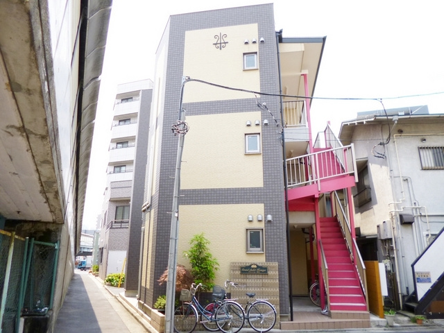 グランシャレー神谷の外観|3階建てです♪