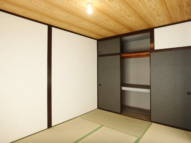 甲子園網引町戸建の和室