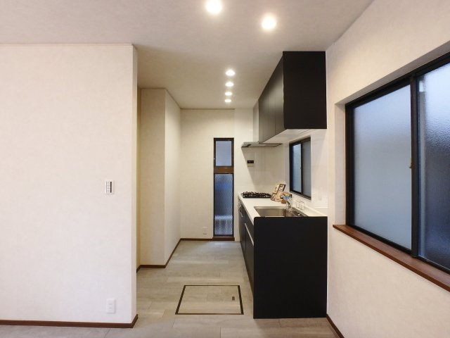甲子園網引町戸建のキッチン