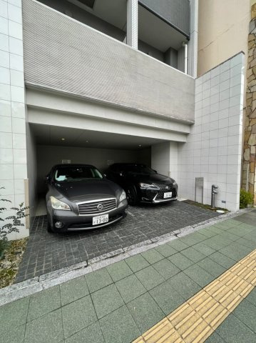アモン リオ ブランシュ　名古屋市賃貸　仲介手数料無料の駐車場