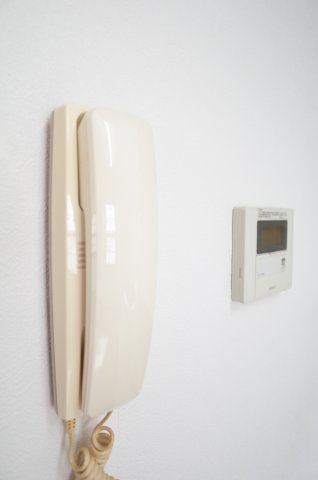 【セキュリティ】 | アネックス弁天 | インターフォンで快適な室内でお客さま対応。
