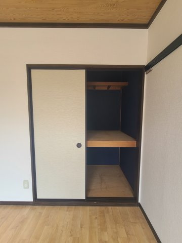 太華ハイツ Aの収納|東側洋室6帖　押入