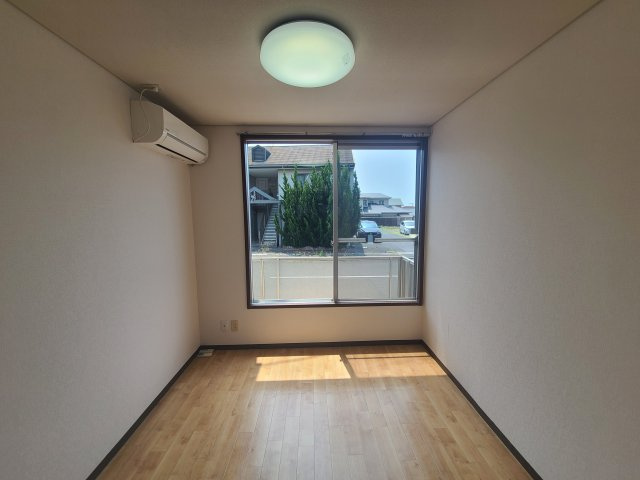 太華ハイツ Aの洋室|南側洋室3.8帖