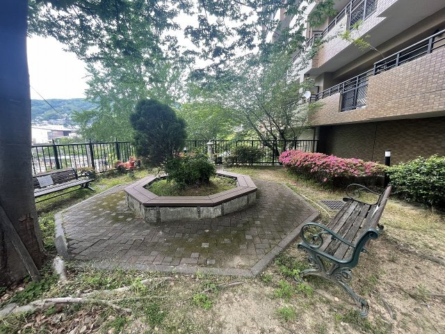 ヴェルデヒルズ中央公園の庭