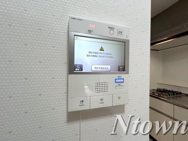 【セキュリティ】 | さくらHills NISHIKI Platinum Residence | モニタ付きインターホンです。