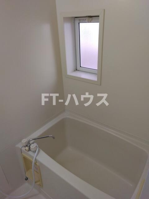 キャッスルマキ１号棟の浴室
