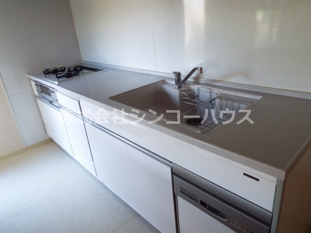 【キッチン】 | 久喜市栗原　中古戸建 | リフォーム歴のある、ガスコンロのシステムキッチン。