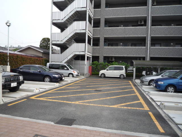 【駐車場】