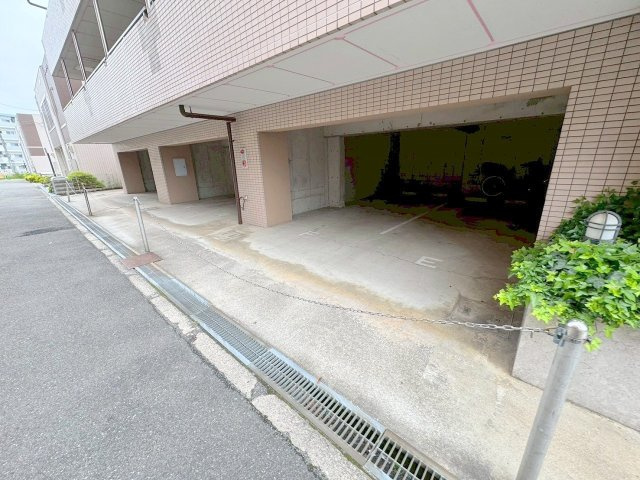 シティマンションパラスの駐車場