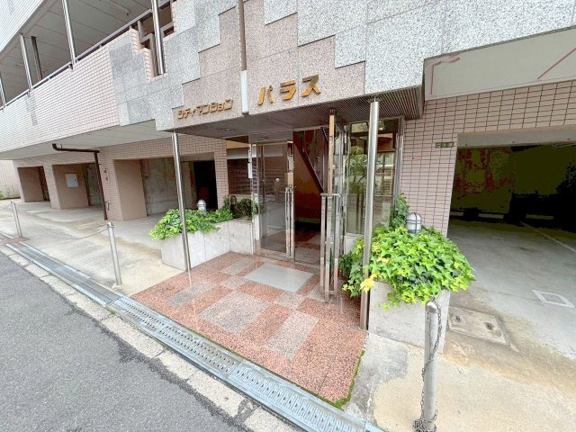 シティマンションパラスのエントランス