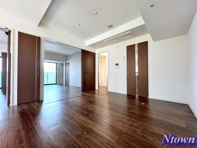 【その他】 | さくらHills NISHIKI Platinum Residence | こちらの居間で趣味の時間をお楽しみください