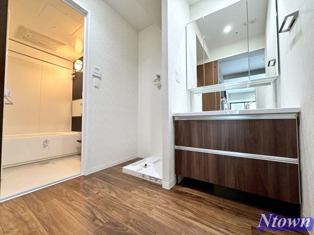 【洗面所】 | さくらHills NISHIKI Platinum Residence | 広い洗面スペース