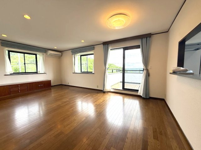 【居間・リビング】 | 大原1丁目戸建て | 大原1丁目戸建て(Good Home)