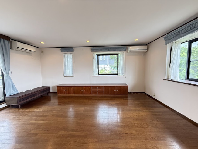 【居間・リビング】 | 大原1丁目戸建て | 大原1丁目戸建て(Good Home)