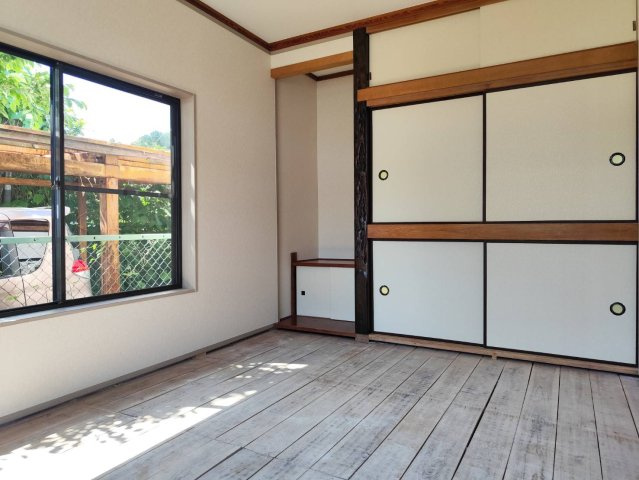 所沢市上山口中古戸建【リフォーム済】の和室|ほっと一息つける落ち着いた雰囲気の和室です。客間やキッズスペース、日々のくつろぎの場など、ライフスタイルに合わせて多様に使えます。
